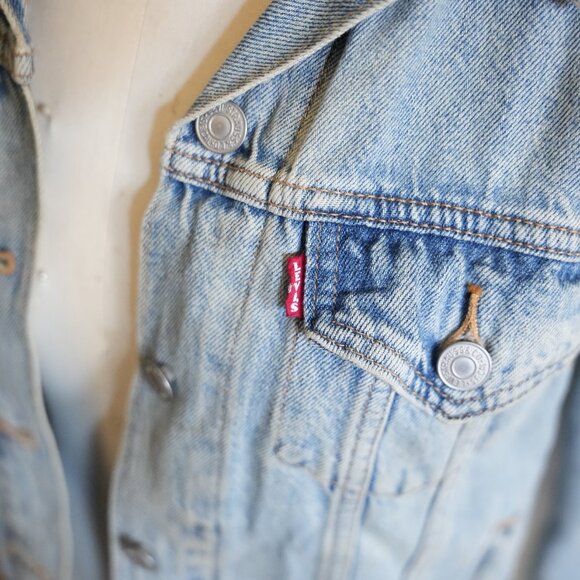Levi’s Premium Trucker Denim Jacket • Size Small • Light Wash - Picture 4 of 5